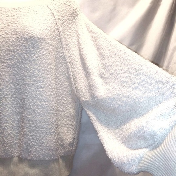 CREAM tone cozy stylish boucle Sweater with balloon cuffs - Picture 4 of 9